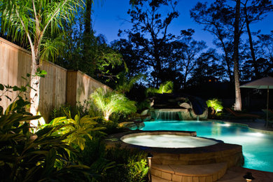 Hot tub - backyard hot tub idea in Houston