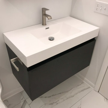 Modern secondary bathroom