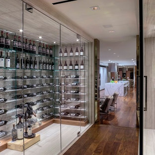 ロサンゼルスのモダンスタイルのおしゃれなワインセラーの写真