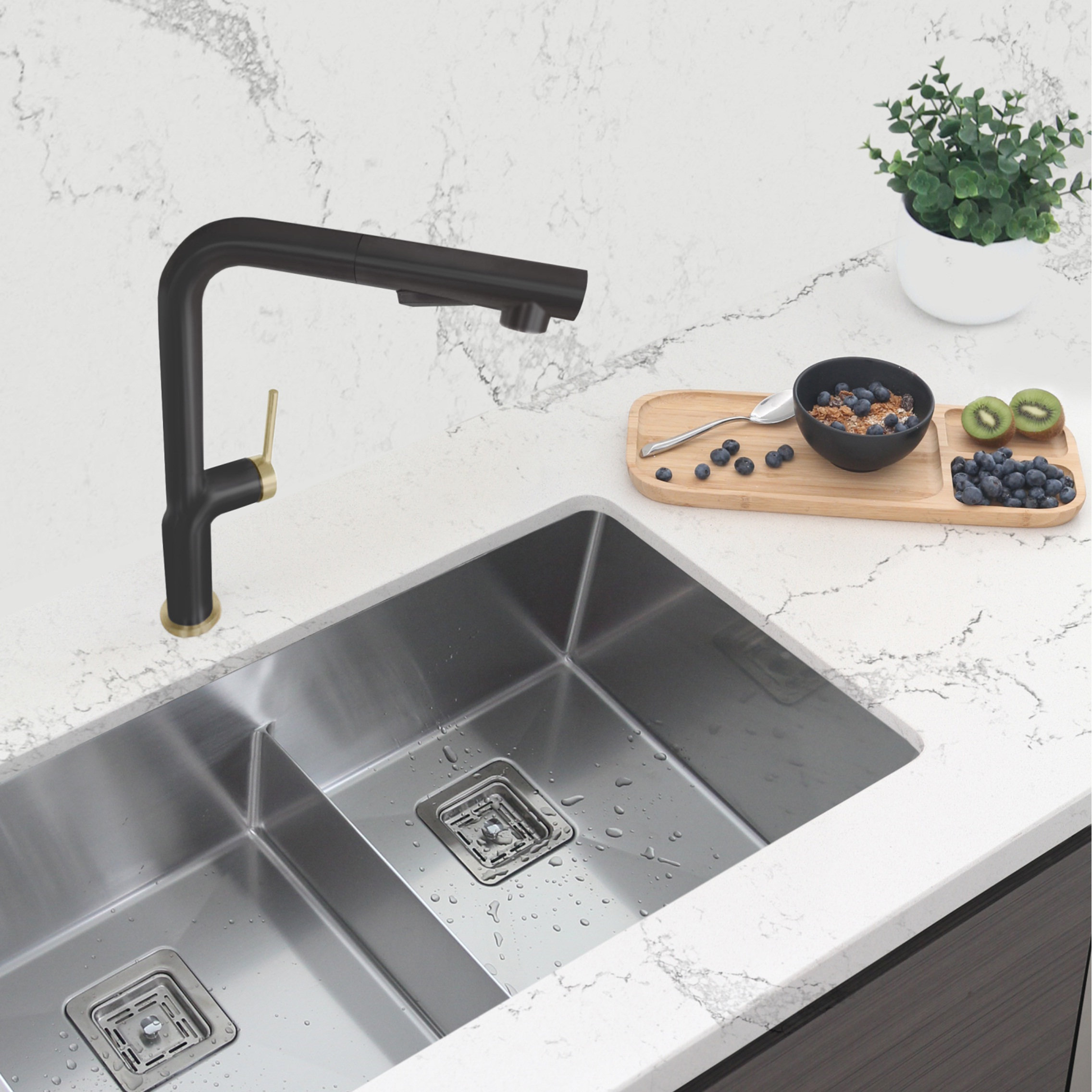 STYLISH Kitchen Sink Faucet Single Handle Pull Down Dual Mode Stainless Steel