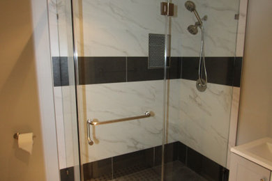 Example of a bathroom design in Orange County