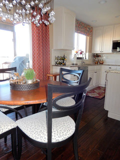 Poll Do Window Treatments Have To Match When You Coordinate Fabrics In A Room Or Adjoining Rooms It Is Important To Use Diffe Patterns Such As Stripes With Large Prints