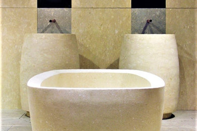 Vasca e lavabi in massello di pietra di Vicenza