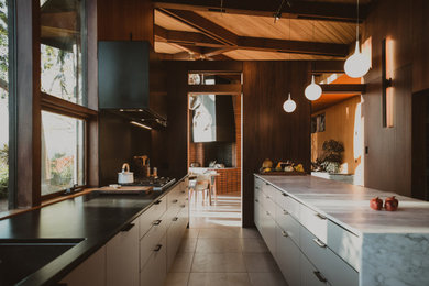 Kitchen - mid-century modern kitchen idea in San Francisco