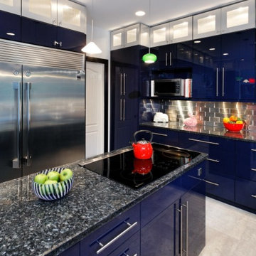An Electric Blue Kitchen in Centreville