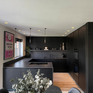 Black Kitchen