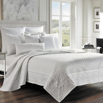 Five Queens Court Lincoln Coverlet, White, Full/Queen