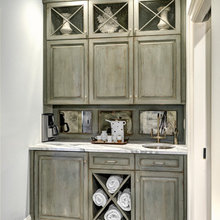 Bar / Butlers Pantry