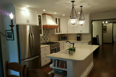 Example of a classic kitchen design in Charlotte
