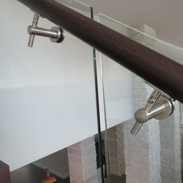Glass Railing- Reflected Under Carriage Design Stair