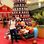 Thai Pham's photo