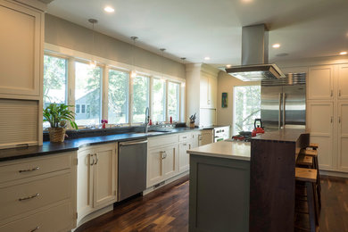Example of a transitional kitchen design in Cedar Rapids
