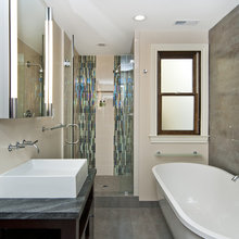 Tub filler wall mounted