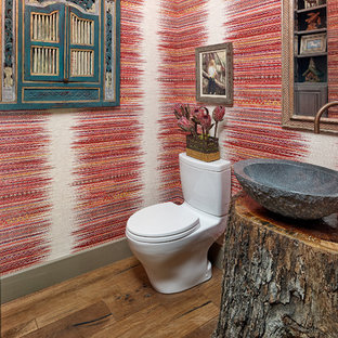 Braune Gästetoilette & Gäste-WC mit roten Fliesen: Ideen für Gästebad