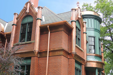 Example of an exterior home design in Toronto