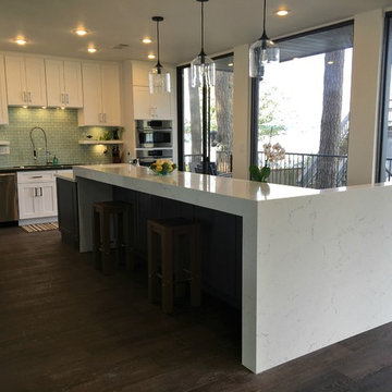 LAKESIDE KITCHEN