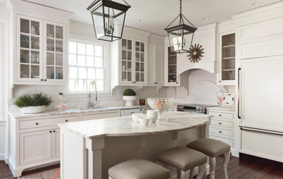 Tour a Designer’s Cozy Colonial-Style Family Room and Kitchen