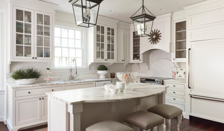 Tour a Designer’s Cozy Colonial-Style Family Room and Kitchen
