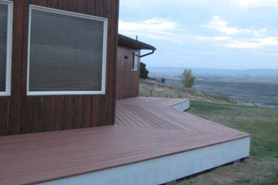 Deck photo in Seattle
