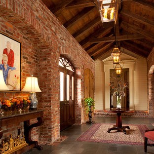 Idéer för att renovera en stor vintage hall, med skiffergolv