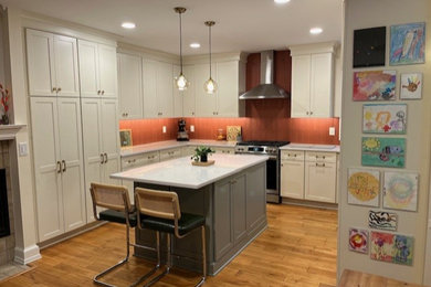 Kitchen - traditional kitchen idea in Other