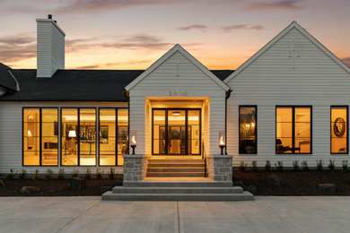 Beach style house exterior photo in Minneapolis