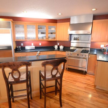 Kitchen with island/bar
