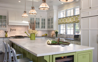 9 Kitchen Islands That Look Gorgeous in Green