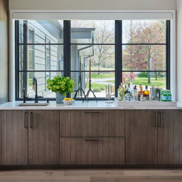 Lakeshore Modern Getaway