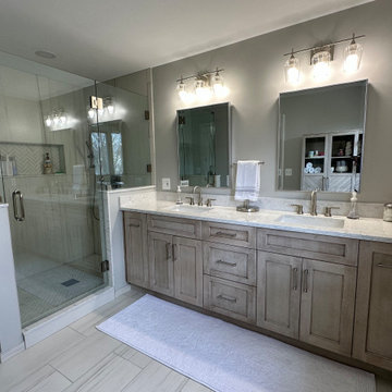 Showplace EVO Sterling Primary Bathroom in Maple Montana