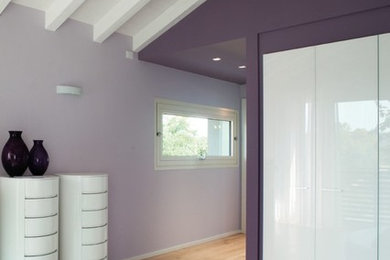 Cette image montre une maison minimaliste.