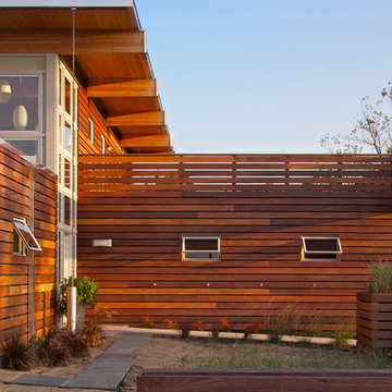 Exterior Photo - Exposed Beams