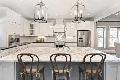 Kitchen - kitchen idea in Austin