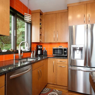 Light maple contemporary kitchen