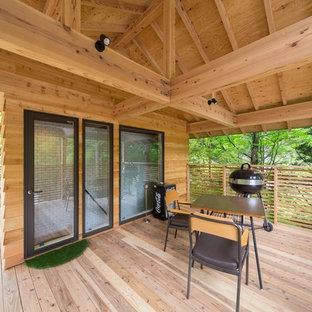 横浜のコンテンポラリースタイルのおしゃれなデッキ (張り出し屋根) の写真