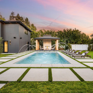 Modern Elegance Poolside Backyard in San Lorenzo