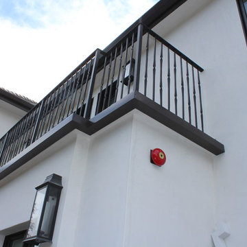 6 inch Angle Face/Flat Face Gutters with smooth Downspouts in Pacific Palisades