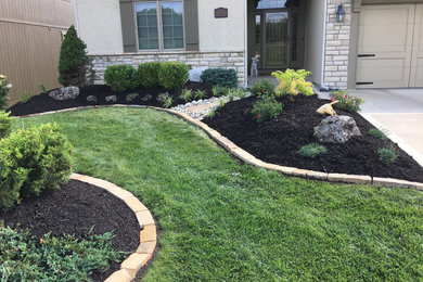 This is an example of a craftsman concrete paver landscaping in Kansas City.