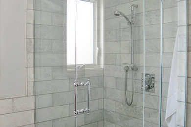 Example of a trendy bathroom design in Ottawa