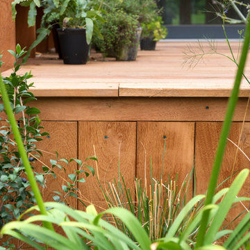 Mandioqueira hardwood decking creates inside-out living space