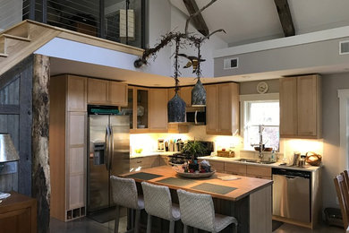Example of a minimalist kitchen design in Cincinnati