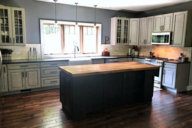 Inspiration for a kitchen remodel in Chicago