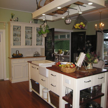 large country Kitchen