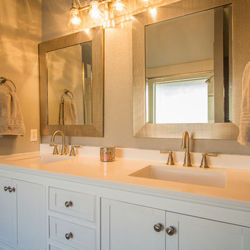 Basic 90's to fashion forward master bath