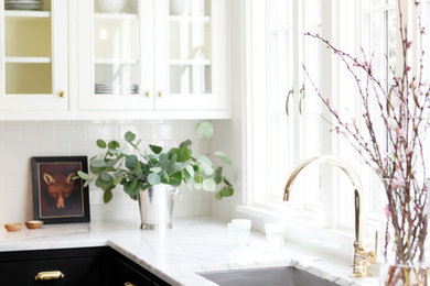 Transitional kitchen photo in Seattle