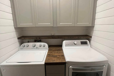 Laundry room photo in Other