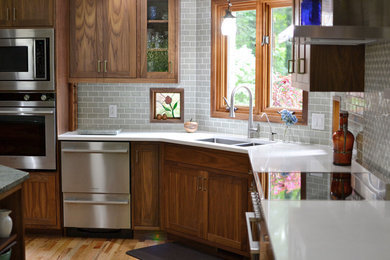 Example of a classic kitchen design in Grand Rapids