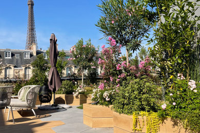 Moderne Terrasse in Paris