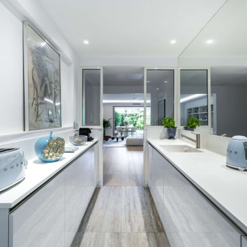 Roquebrune-Cap-Martin - Rénovation d'un appartement en rez-de-jardin traversant.