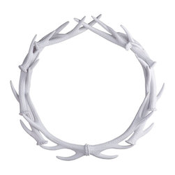 WHITE ANTLER WREATH - Products